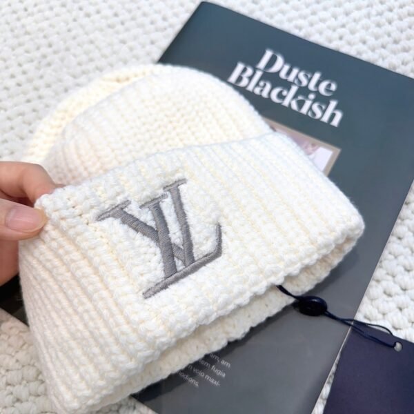 Louis Vuitton autumn and winter knitted hat