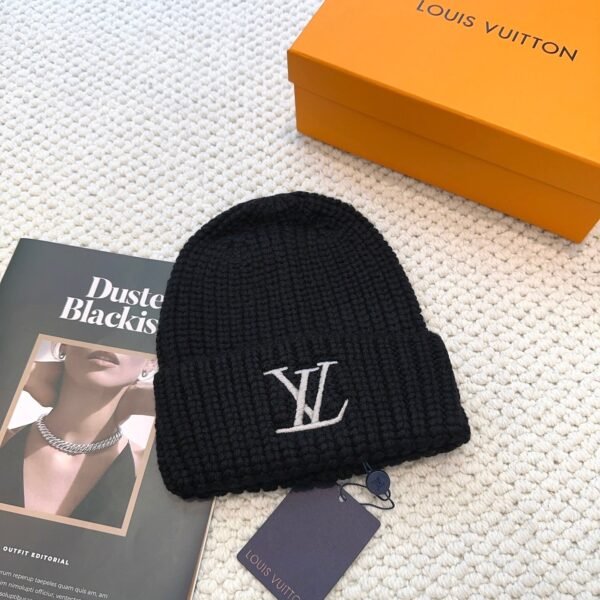 Louis Vuitton autumn and winter knitted hat