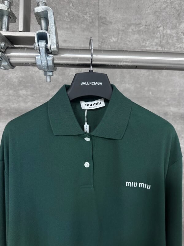 miumiu new chest embroidery round neck long sleeve bottoming shirt high quality version