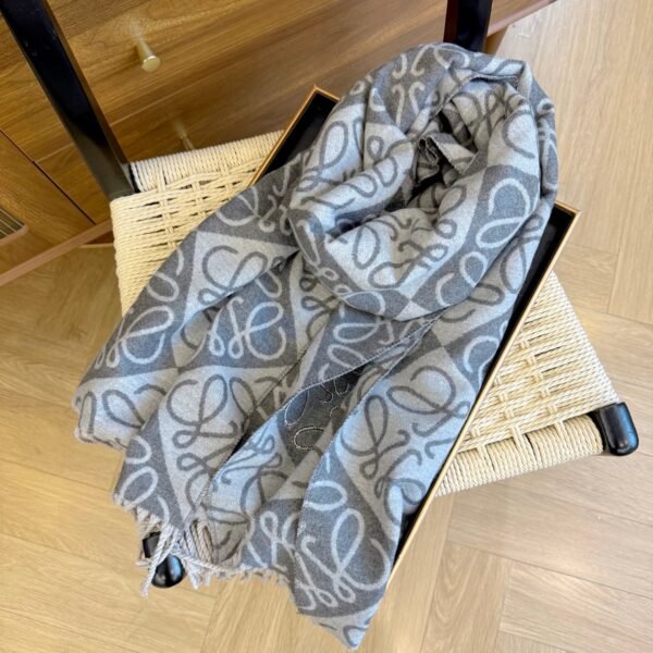 Loewe Autumn/Winter Knitted Scarf Size: 65x180cm