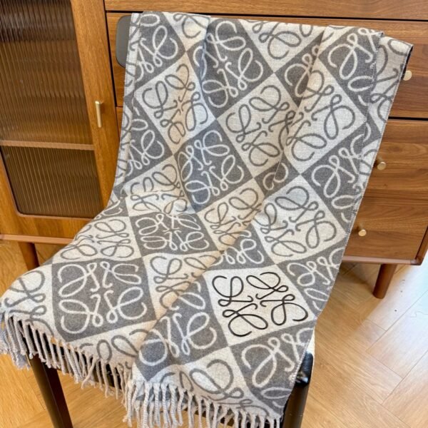 Loewe Autumn/Winter Knitted Scarf Size: 65x180cm