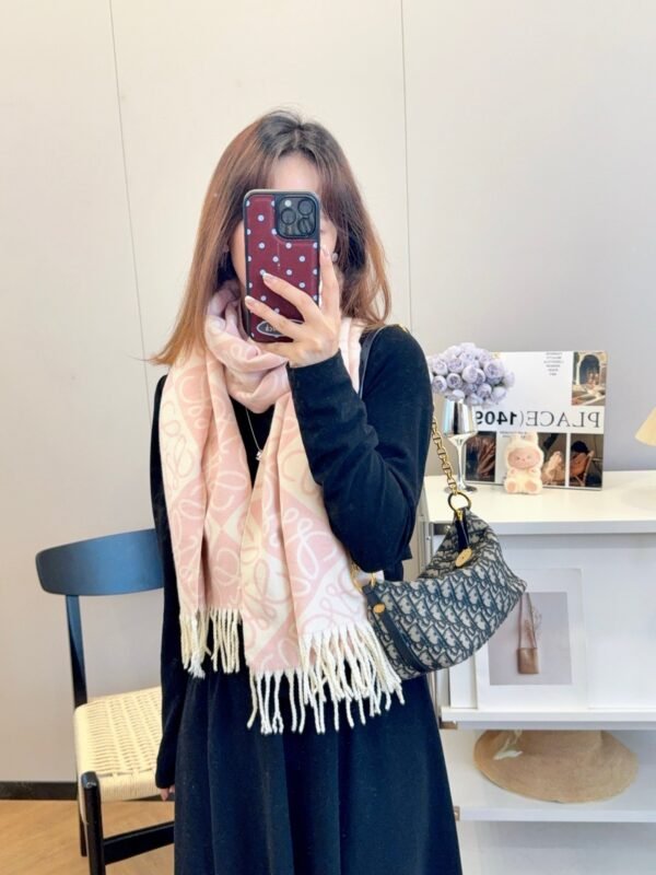 Loewe Autumn/Winter Knitted Scarf Size: 65x180cm