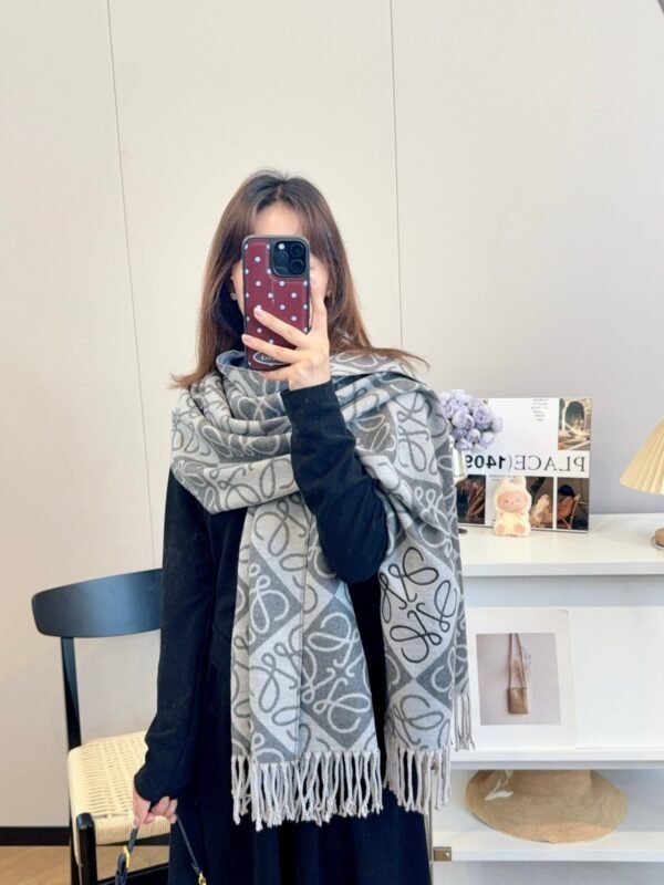 Loewe Autumn/Winter Knitted Scarf Size: 65x180cm