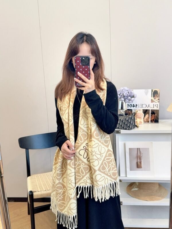 Loewe Autumn/Winter Knitted Scarf Size: 65x180cm