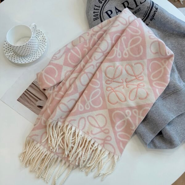 Loewe Autumn/Winter Knitted Scarf Size: 65x180cm