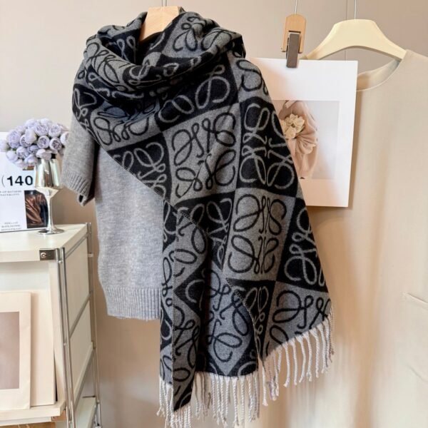 Loewe Autumn/Winter Knitted Scarf Size: 65x180cm