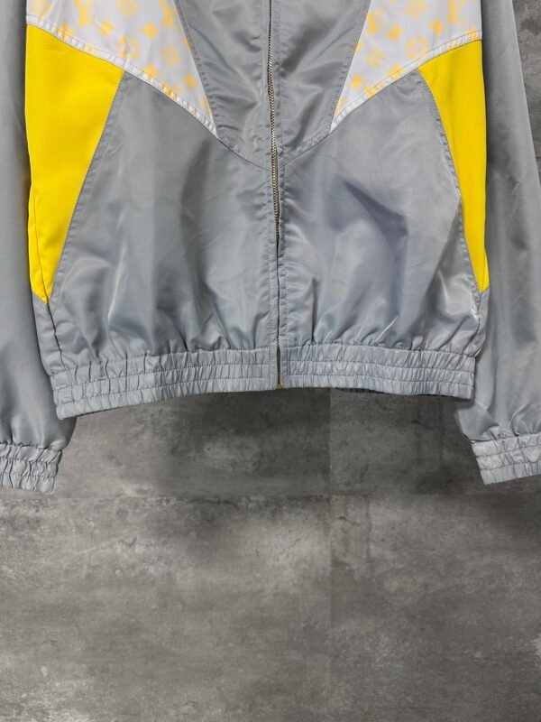 Louis Vuitton’s 2025 new nylon patchwork jacket uses nylon fabric with a smooth feel