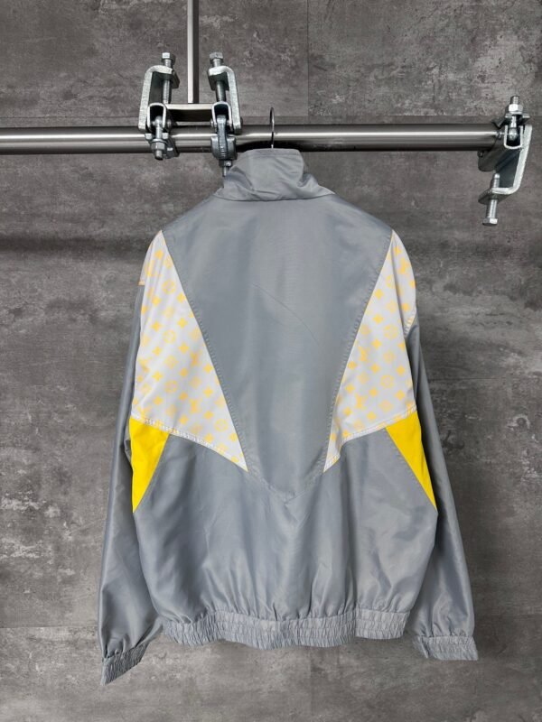 Louis Vuitton’s 2025 new nylon patchwork jacket uses nylon fabric with a smooth feel