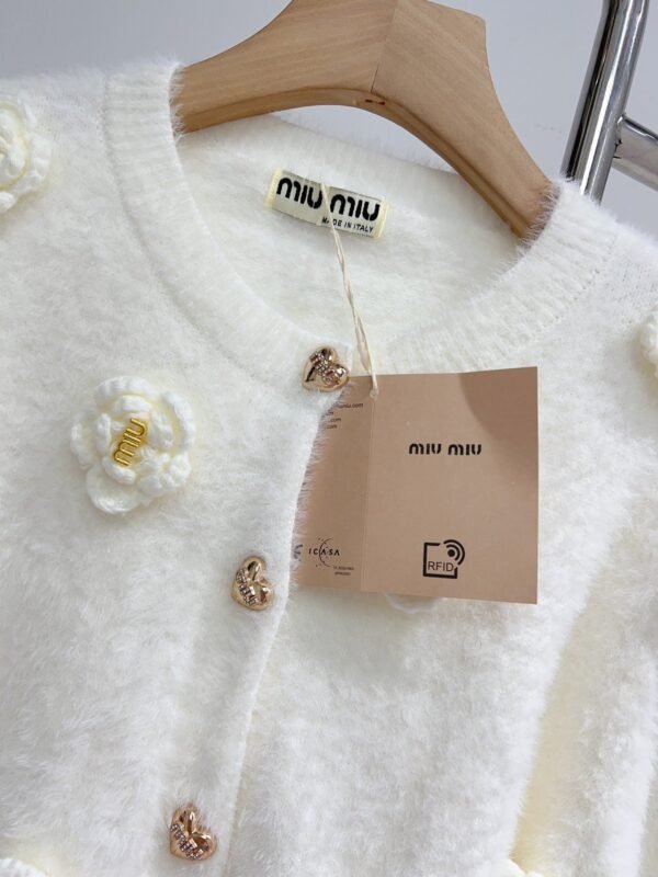 miumiu autumn new 3D flower positioning knitted cardigan