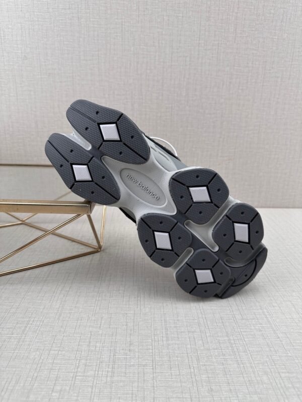 New Balance 9060 sports shoes new color matching high quality sports shoes