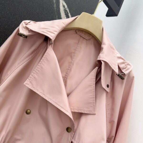 Burberry new short front and long back lapel short trench coat high quality version clothes