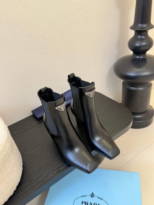 PRADA latest catwalk boots have a heel height of 9cm