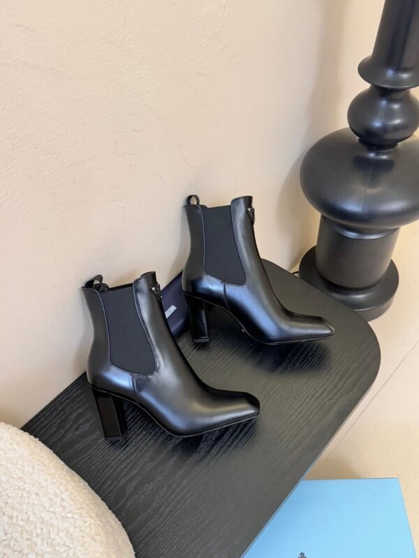 PRADA latest catwalk boots have a heel height of 9cm