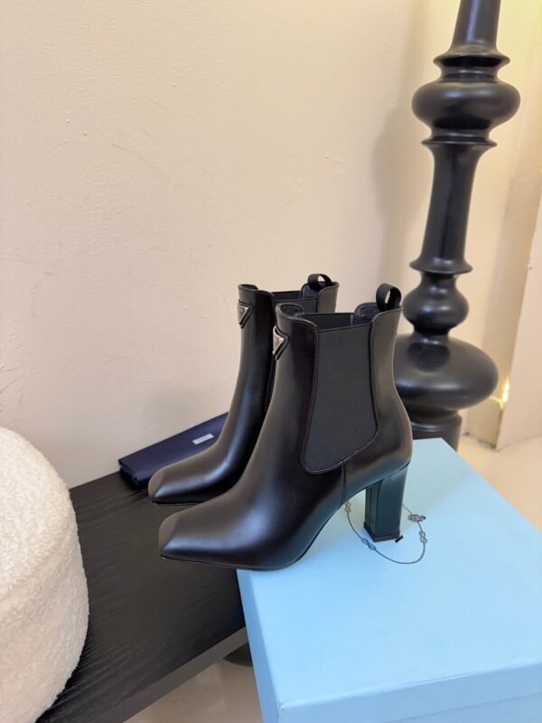PRADA latest catwalk boots have a heel height of 9cm