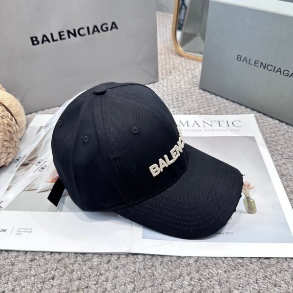 Balenciaga baseball cap with letters
