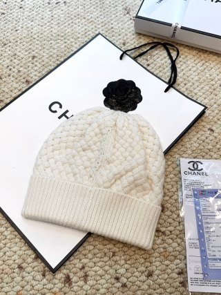 CHANEL knitted wool blend hat and scarf set