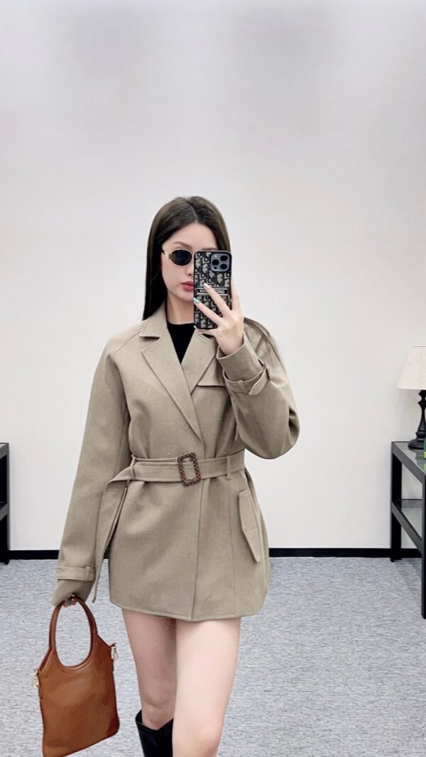 Louis Vuitton new lapel belt mid-length coat high-end version high-quality clothing