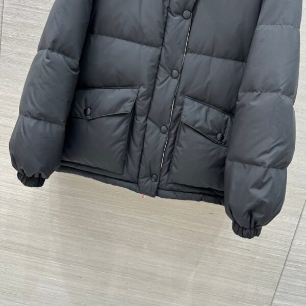 miumiu 2025 winter new down jacket two-color wearable 90% white goose down feather filling