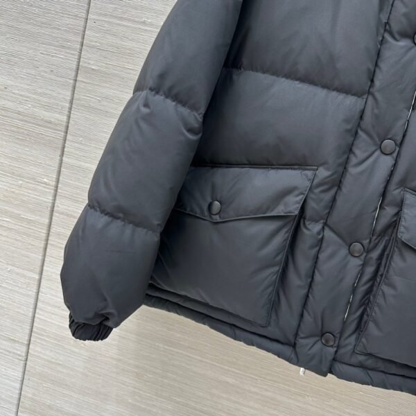 miumiu 2025 winter new down jacket two-color wearable 90% white goose down feather filling