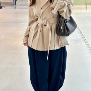 i1757865277475_2006_0_1.jpg Loewe’s new autumn and winter lapel bud trench coat mid-length design