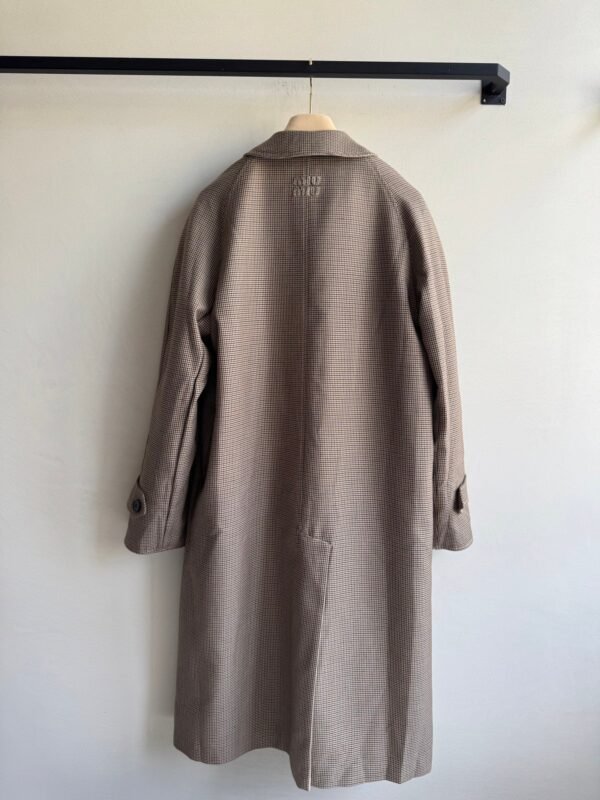 Miumiu 25 new double-sided windbreaker jacket, one side is windbreaker fabric and the other side is khaki plaid wool fabric, high-quality autumn and winter clothing