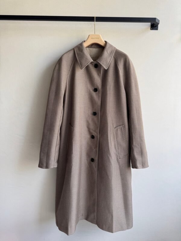 Miumiu 25 new double-sided windbreaker jacket, one side is windbreaker fabric and the other side is khaki plaid wool fabric, high-quality autumn and winter clothing