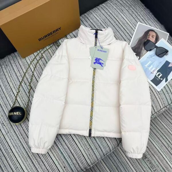 Burberry autumn and winter down jacket filled with 90% white goose down high quality