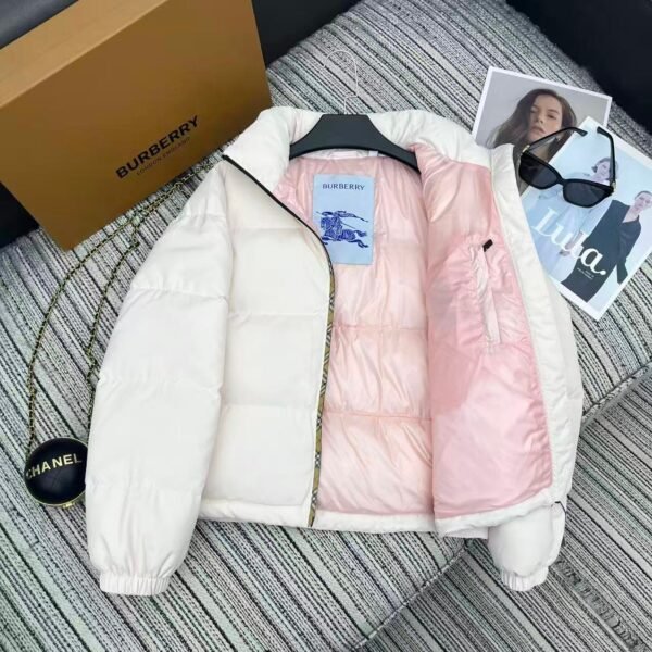 Burberry autumn and winter down jacket filled with 90% white goose down high quality