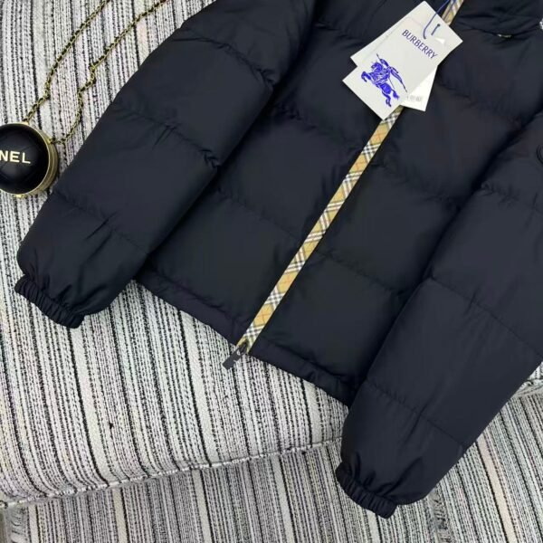 Burberry autumn and winter down jacket filled with 90% white goose down high quality