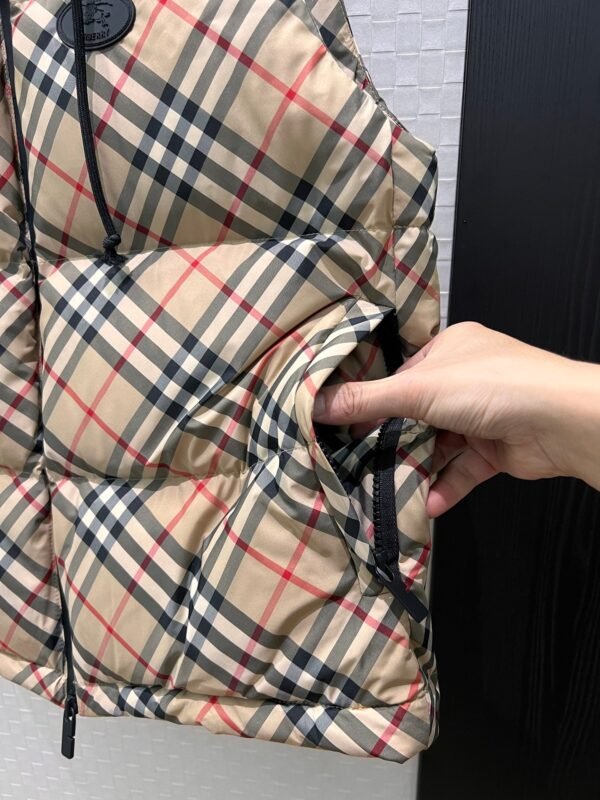 Burberry hooded stand collar plaid down vest jacket 90 down premium version high quality clothing
