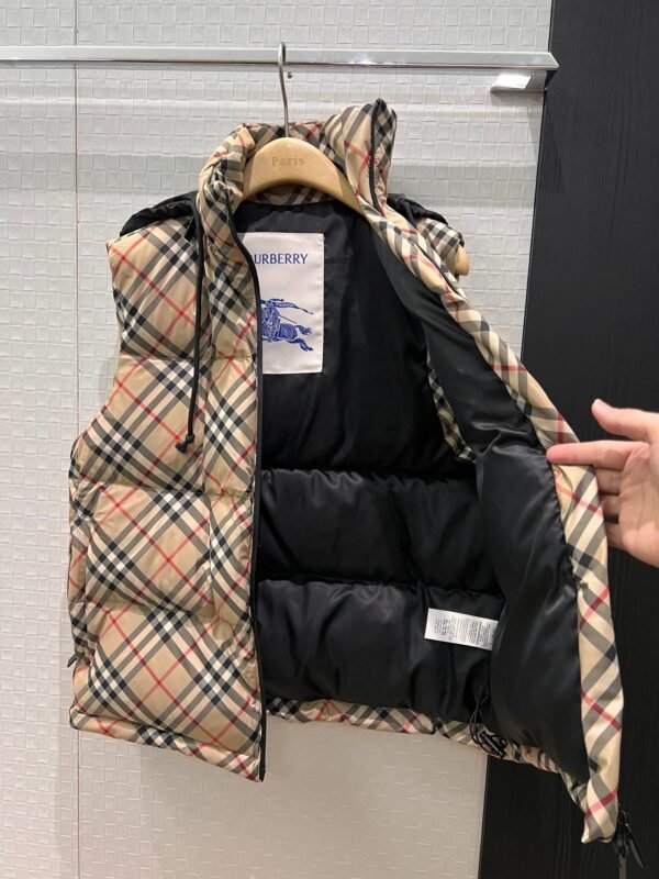 Burberry hooded stand collar plaid down vest jacket 90 down premium version high quality clothing