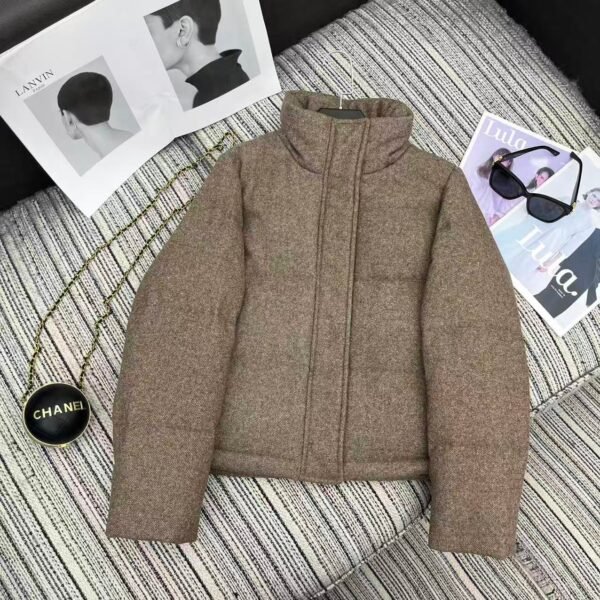 Loro Piana new lapel wool down jacket is lined with 90% white goose down, high-end quality