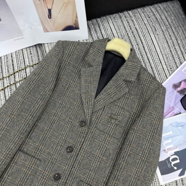 miumiu New herringbone lapel suit jacket with letter patch embroidery on the pockets High-end quality