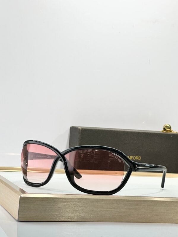 Tom Ford sunglasses premium edition size: 68-7-115
