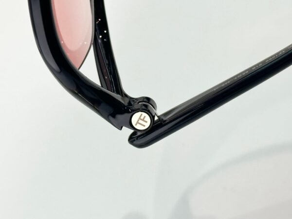 Tom Ford sunglasses premium edition size: 68-7-115