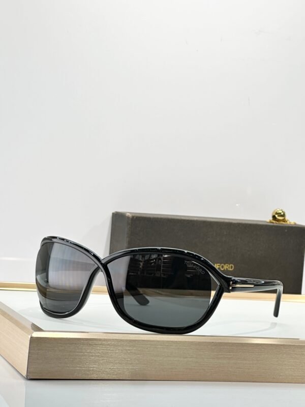 Tom Ford sunglasses premium edition size: 68-7-115