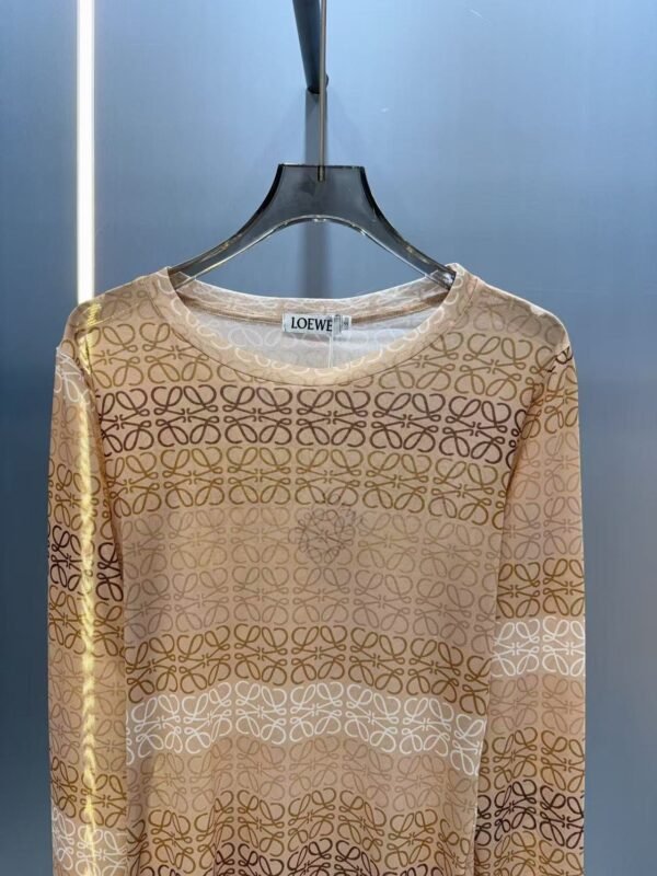 Loewe rainbow print mesh bottoming shirt is light and breathable