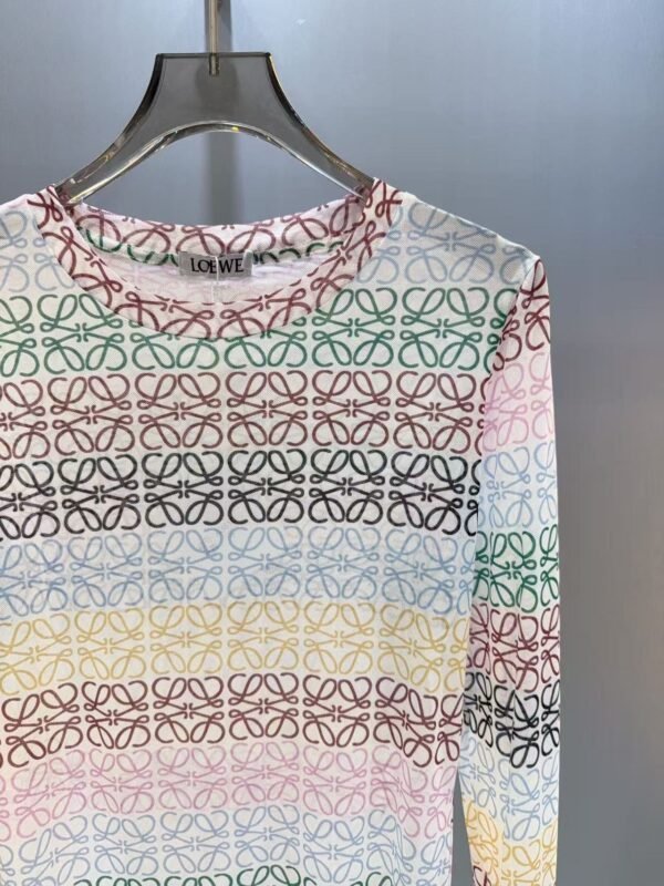 Loewe rainbow print mesh bottoming shirt is light and breathable