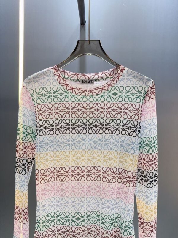 Loewe rainbow print mesh bottoming shirt is light and breathable