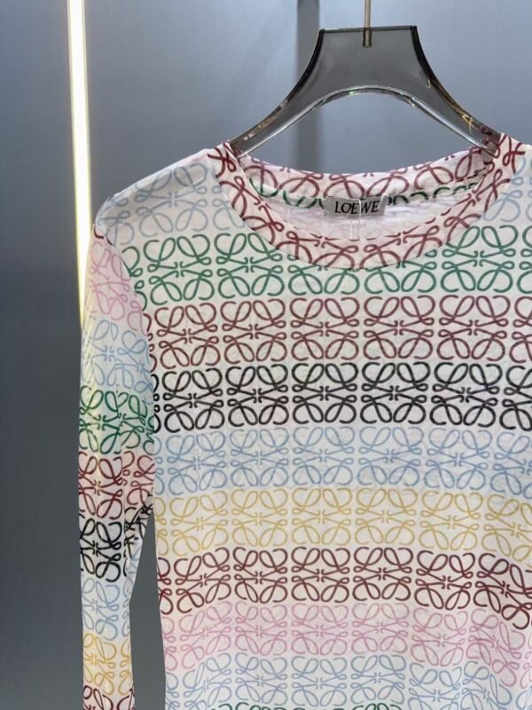 Loewe rainbow print mesh bottoming shirt is light and breathable