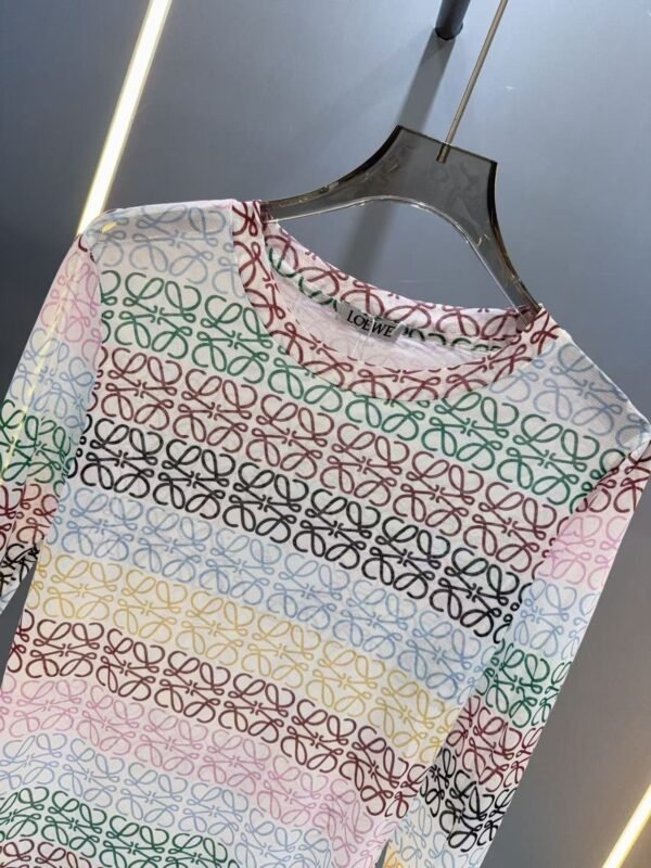 Loewe rainbow print mesh bottoming shirt is light and breathable