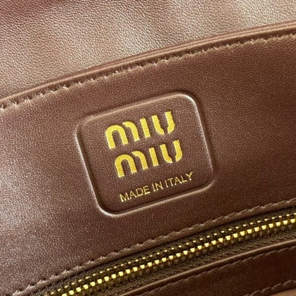 miumiu New autumn and winter baguette bag high-end version 1:1 handbag size: 28x11x15cm
