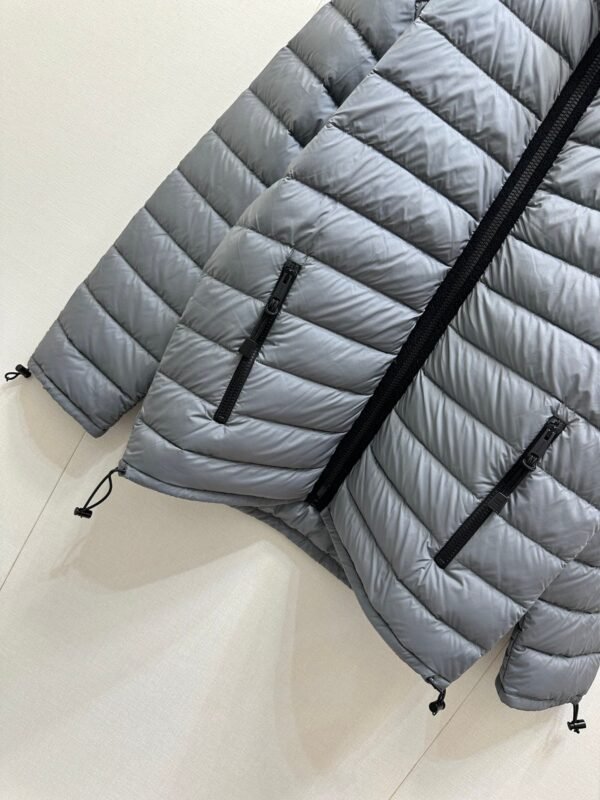 miumiu 2025 autumn and winter new logo embroidered lightweight down jacket with 90% white goose down filling