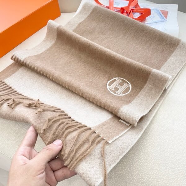 Hermès autumn and winter new cashmere scarf advanced version size 32x200cm