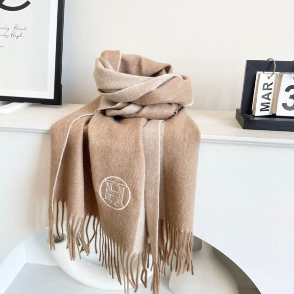 Hermès autumn and winter new cashmere scarf advanced version size 32x200cm