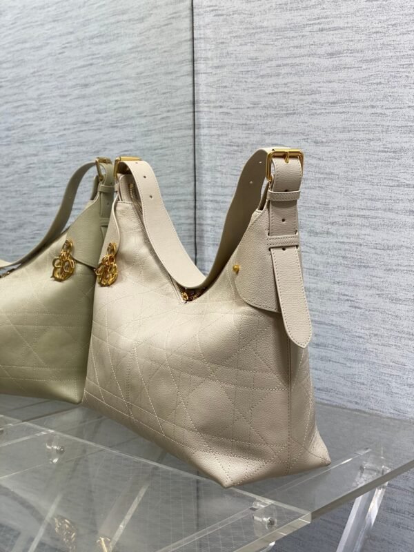 DIOR VOYAGE series new bag high-end waxed leather with classic letter hardware size: 34*22*13cm