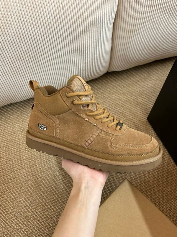 UGG solid color classic autumn/winter boots with wool lining