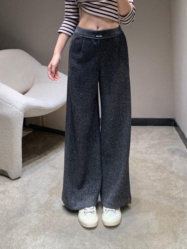 miumiu new micro logo casual trousers