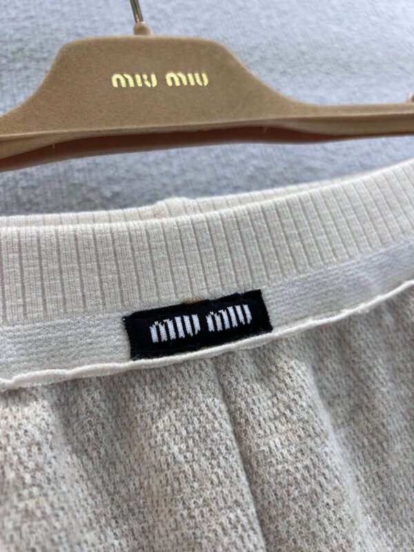 miumiu new micro logo casual trousers