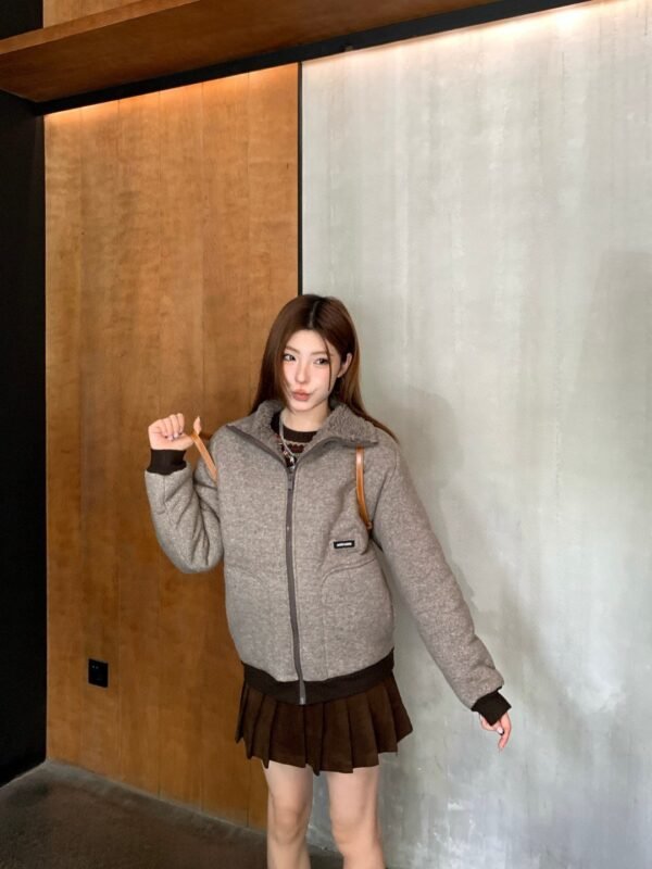 MiuMiu autumn and winter new warm Maillard color matching fleece jacket